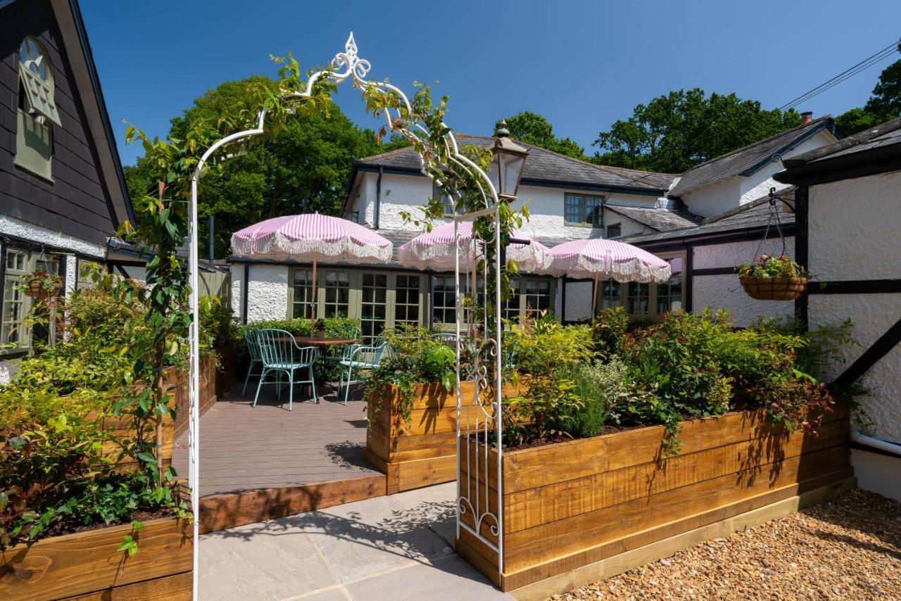 High Corner Inn Godshill  Exteriör bild