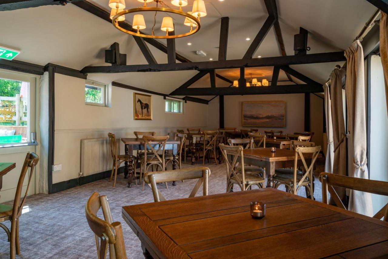 High Corner Inn Godshill  Exteriör bild