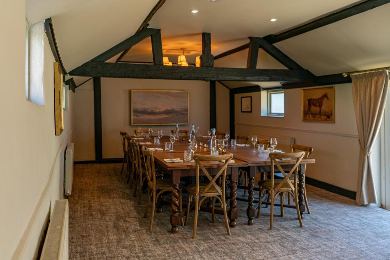 High Corner Inn Godshill  Exteriör bild