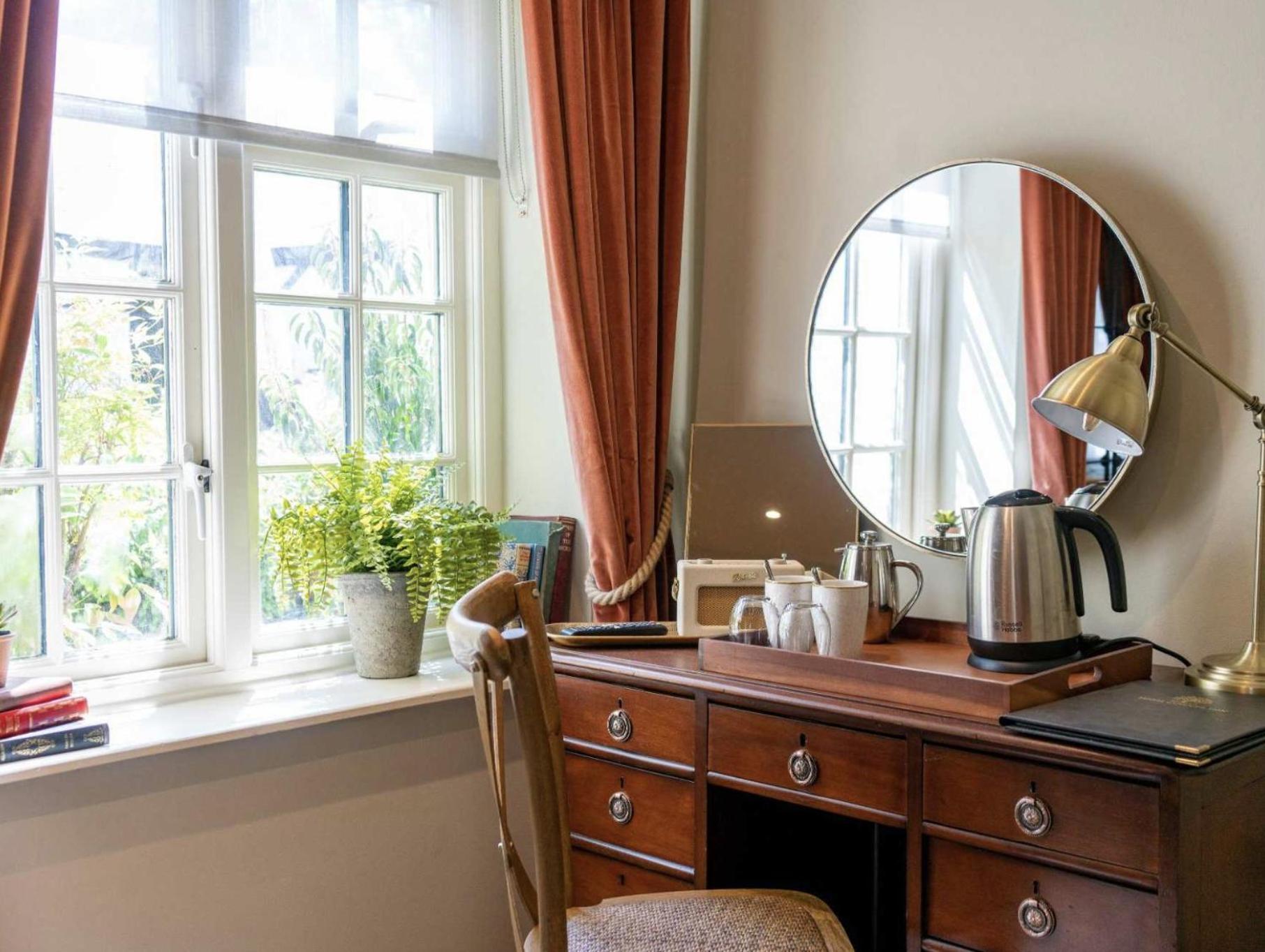 High Corner Inn Godshill  Exteriör bild